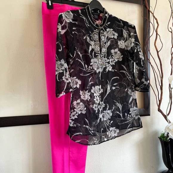 Grace Elements embellished black gray flowers sheer tunic blouse - Picture 5 of 11